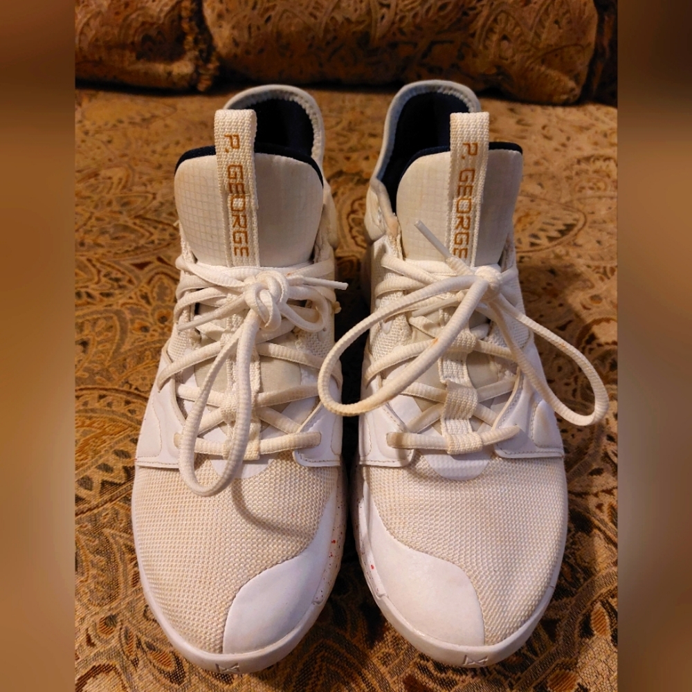 NIKE PG3 SZ 8 White/Gold/Navy Confetti Soles